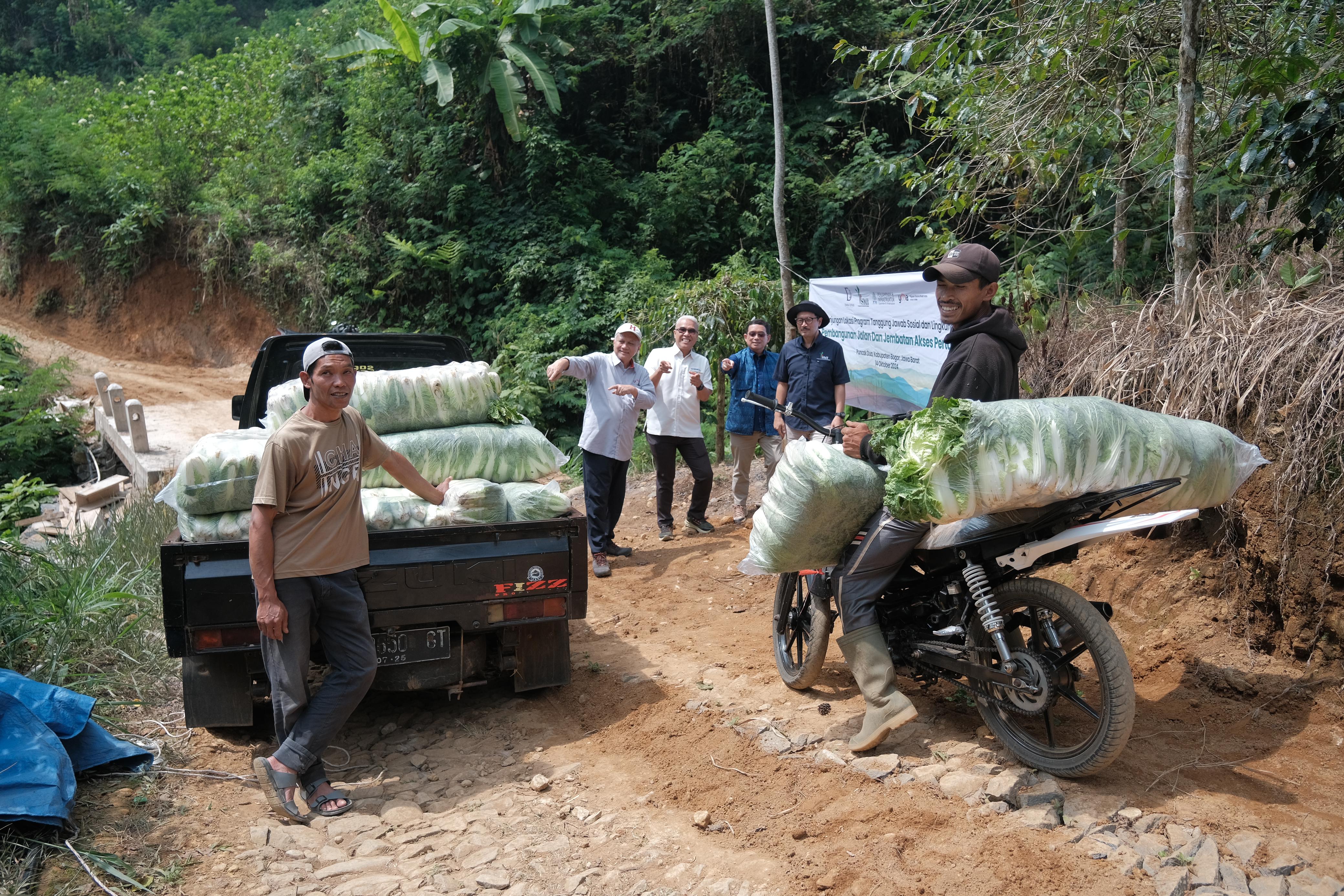 Program Pemberdayaan Petani melalui Pembangunan Jalan Tani hasil kolaborasi PIP, YDBA, PT SMI, dan PT PII